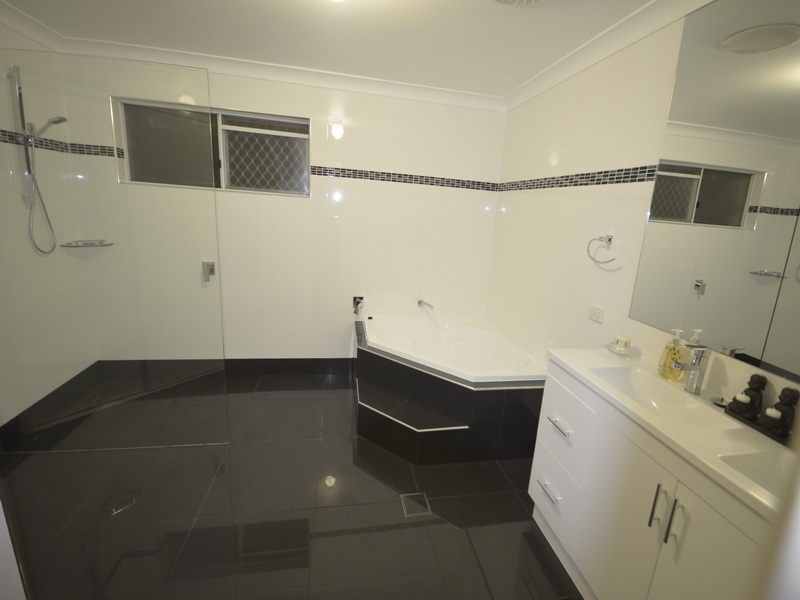 Bathroom_3__5_-264